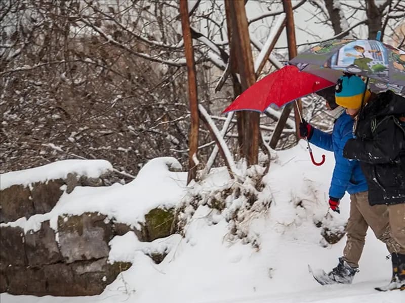 Hakkari'de Yoğun Kar Yağışı Eğitim Sürecini Etkiledi