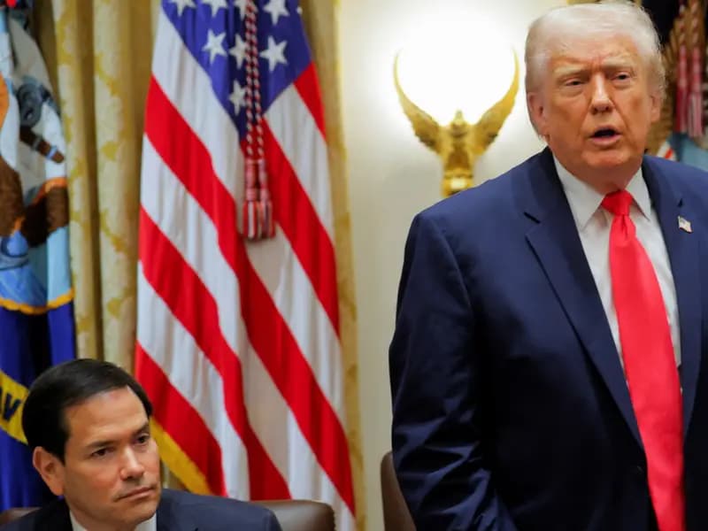 Hürmüz Boğazı'nda Güvenlik Artışı: Trump'tan Savaş Gemisi Açıklaması