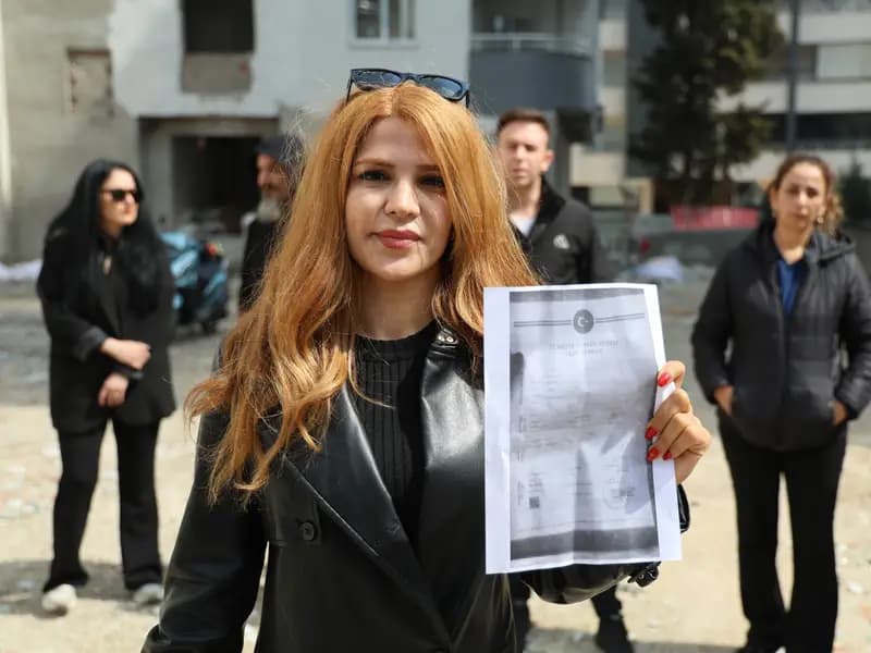 Adana'da Müteahhitten Ev Alamayanlar Eylem Yaptı