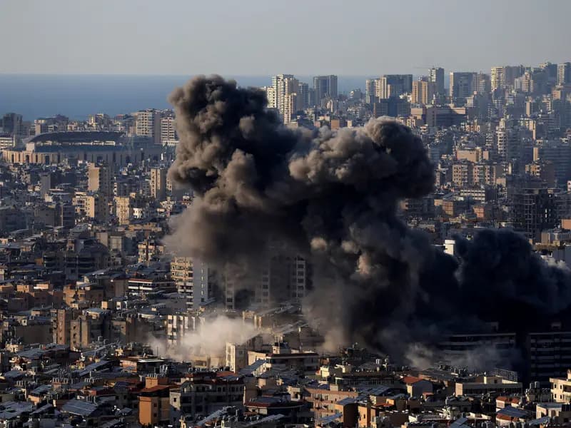 Hürmüz Boğazı'nda Gemi Saldırıları: İran Savaşı 12. Gününde