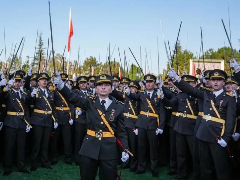 TSK'dan İhraç Edilen Teğmen Ebru Eroğlu'na Red Cevabı
