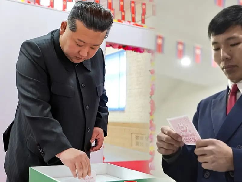 Kuzey Kore'de Kim Jong Un, Seçimlerde Rekor Oyla Kazandı