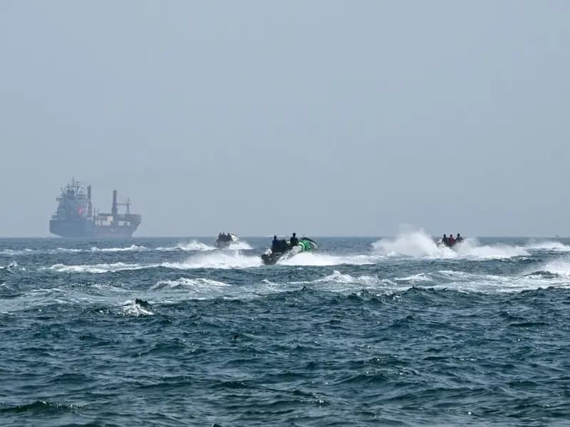 Hürmüz Boğazı'nda 22 Ülkenin Güvenlik Taahhüdü Açıklandı