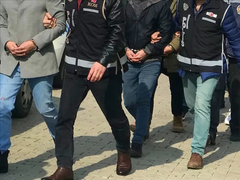 İstanbul'da Cep Telefonu Kaçakçılığına Karşı Operasyon Düzenlendi