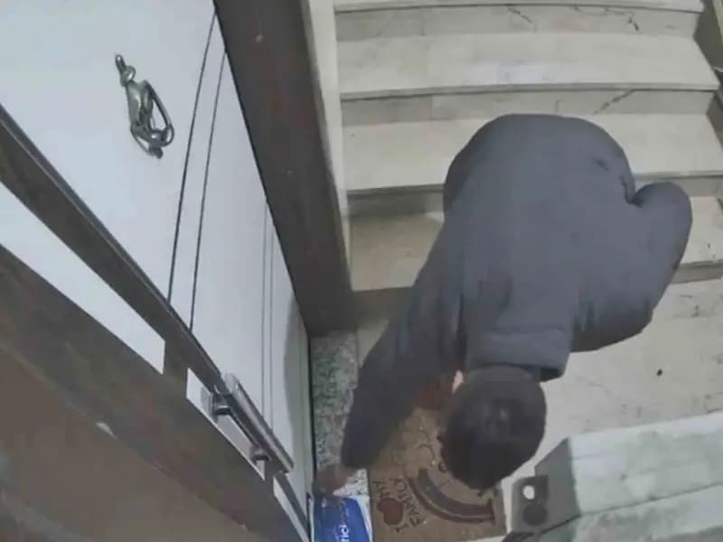 Sakarya'da Hırsızlık Girişimi Güvenlik Kamerasıyla Engellendi