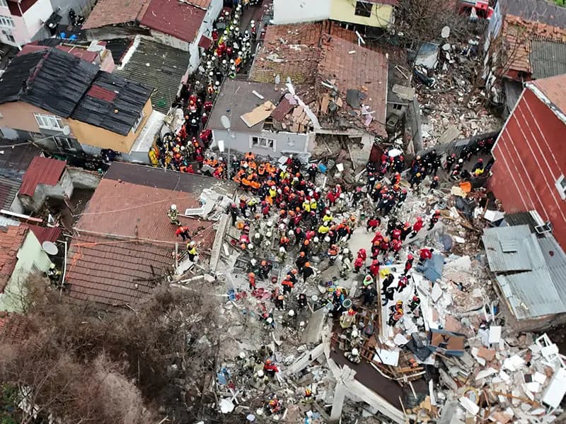 Fatih'teki Bina Çökmesi Sonrası Yaralıların Sağlık Durumu