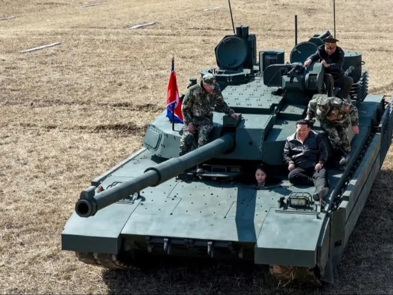 Kuzey Kore'nin Yeni Tankı, Kim Jong Un ve Kızı ile Test Edildi