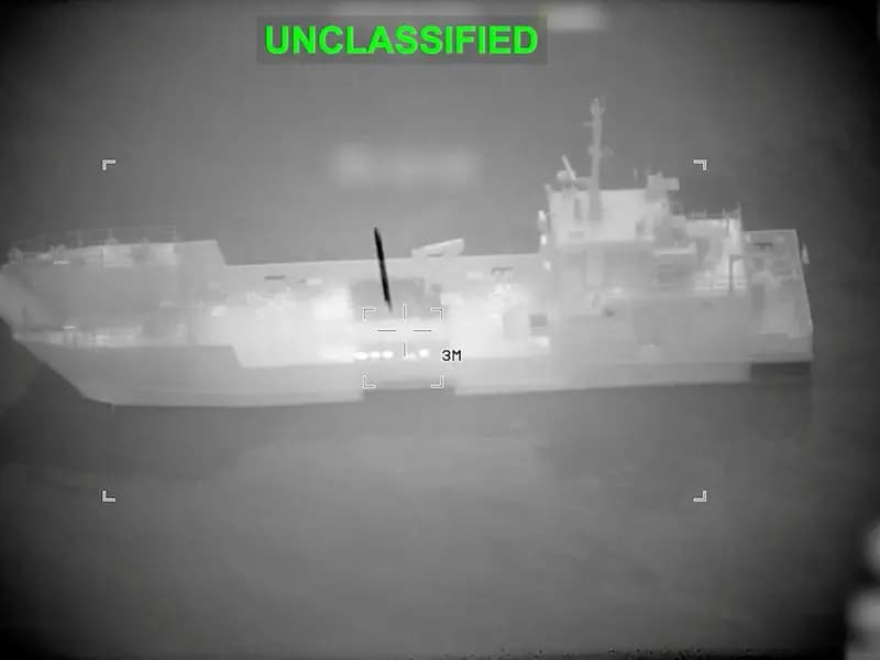 Hürmüz Boğazı'nda Deniz Trafiği Krizi: 16 Tanker Vuruldu