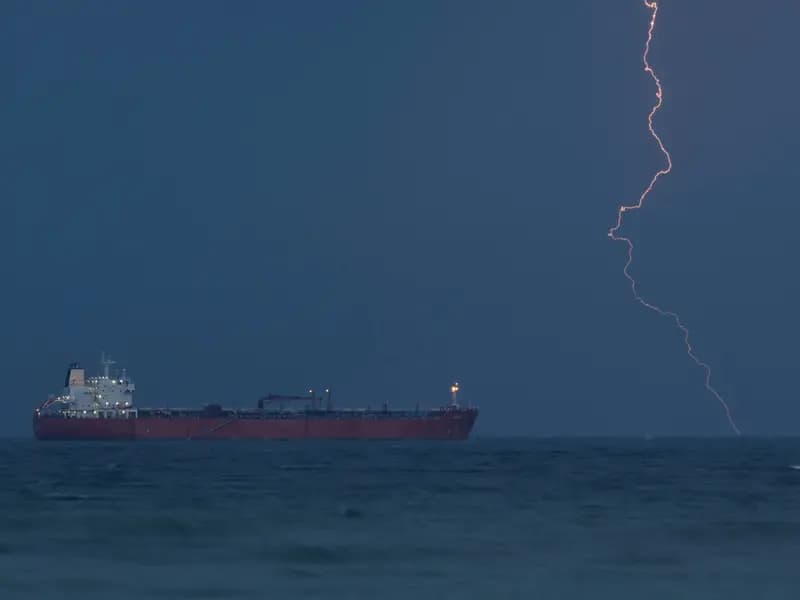 Arap Ülkelerinde Fırtına Alarmı: Umman'da 7 Kayıp Yaşandı