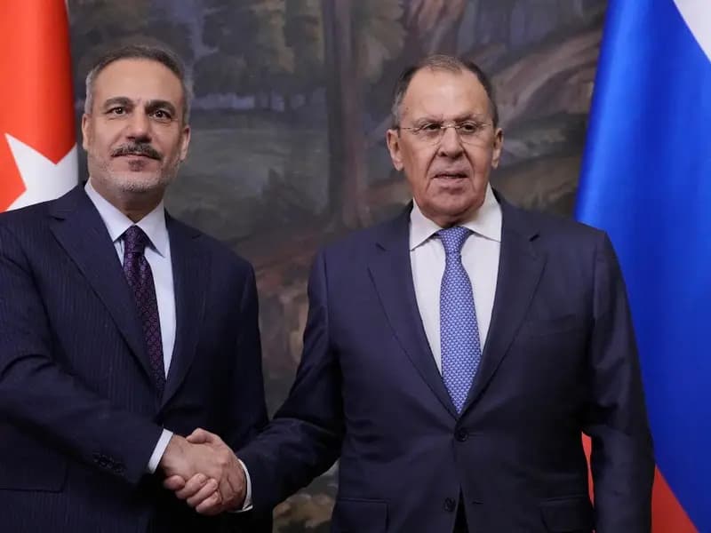 Fidan ve Lavrov'dan Savaşın Sonlandırılması İçin Temas