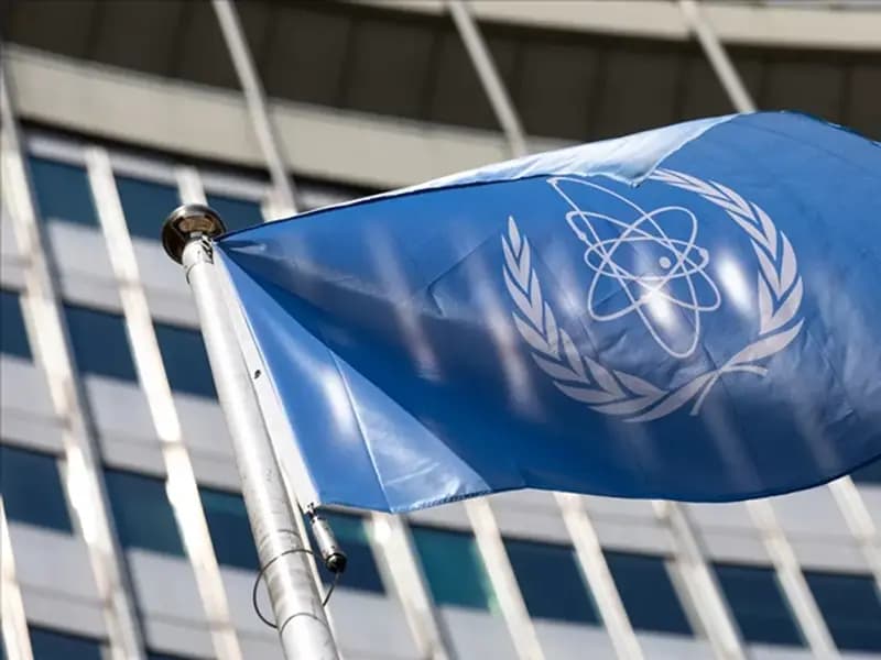 İran'ın Buşehr Nükleer Santrali'ne Füze Saldırısı Gerçekleşti