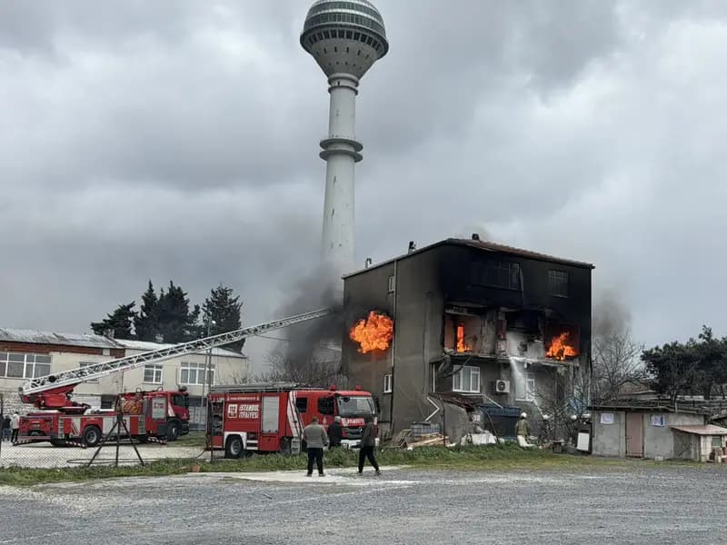 Büyükçekmece'de Korkutan Yangın: 6 Kişi İtfaiyeden Kurtarıldı