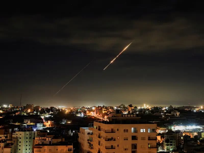 İran Savaşı 16. Günde: Körfez Ülkelerine Birlik Çağrısı