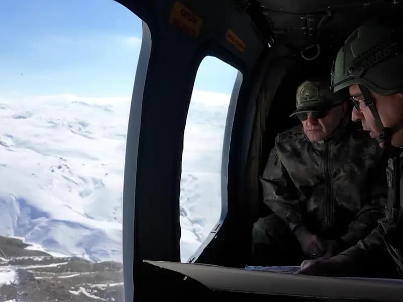 Kara Kuvvetleri Komutanı Tokel, İran Sınırında Güvenlik Turu